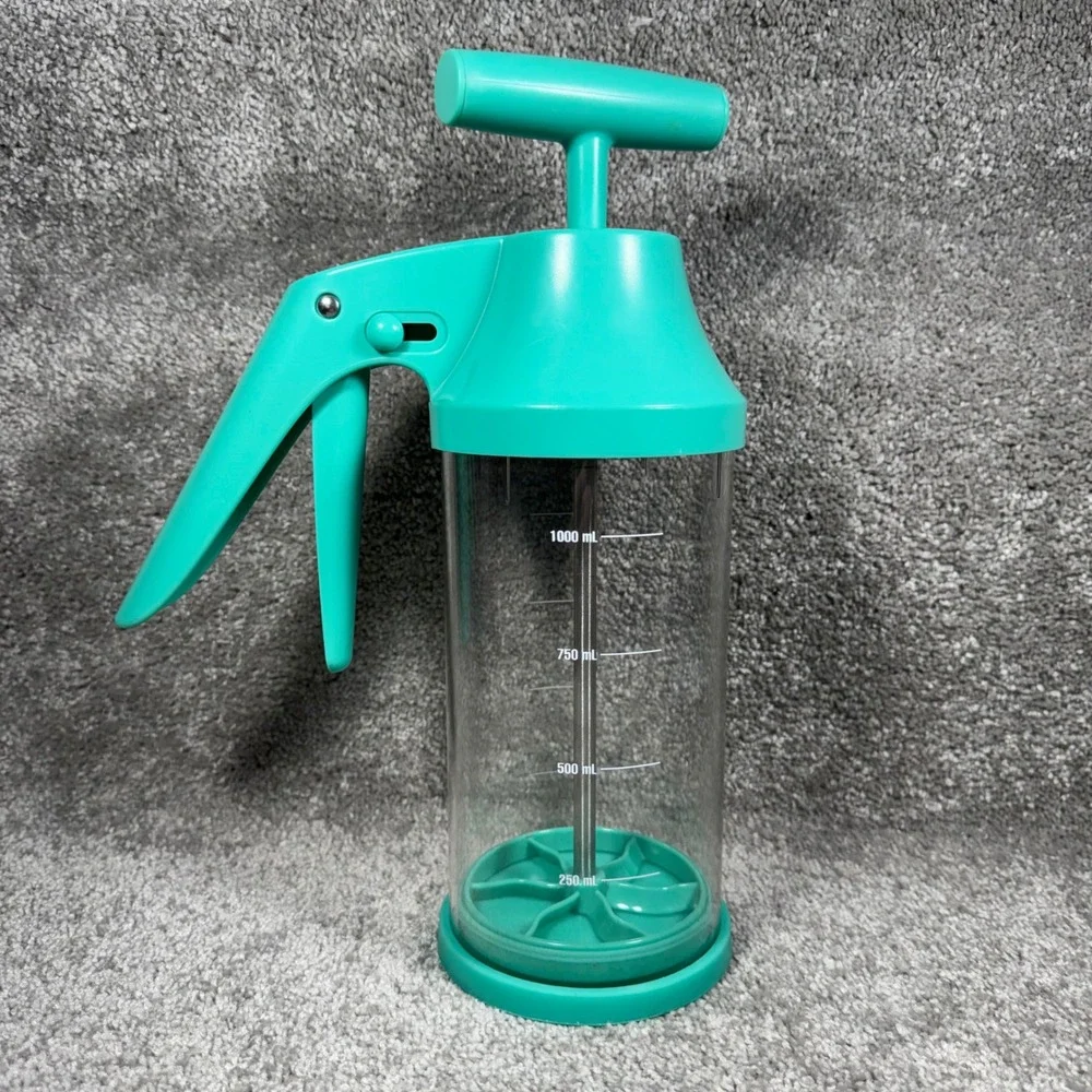 Pampered Chef No Mess Batter Mixer & Dispenser Pancake Muffin Cupcake #100082